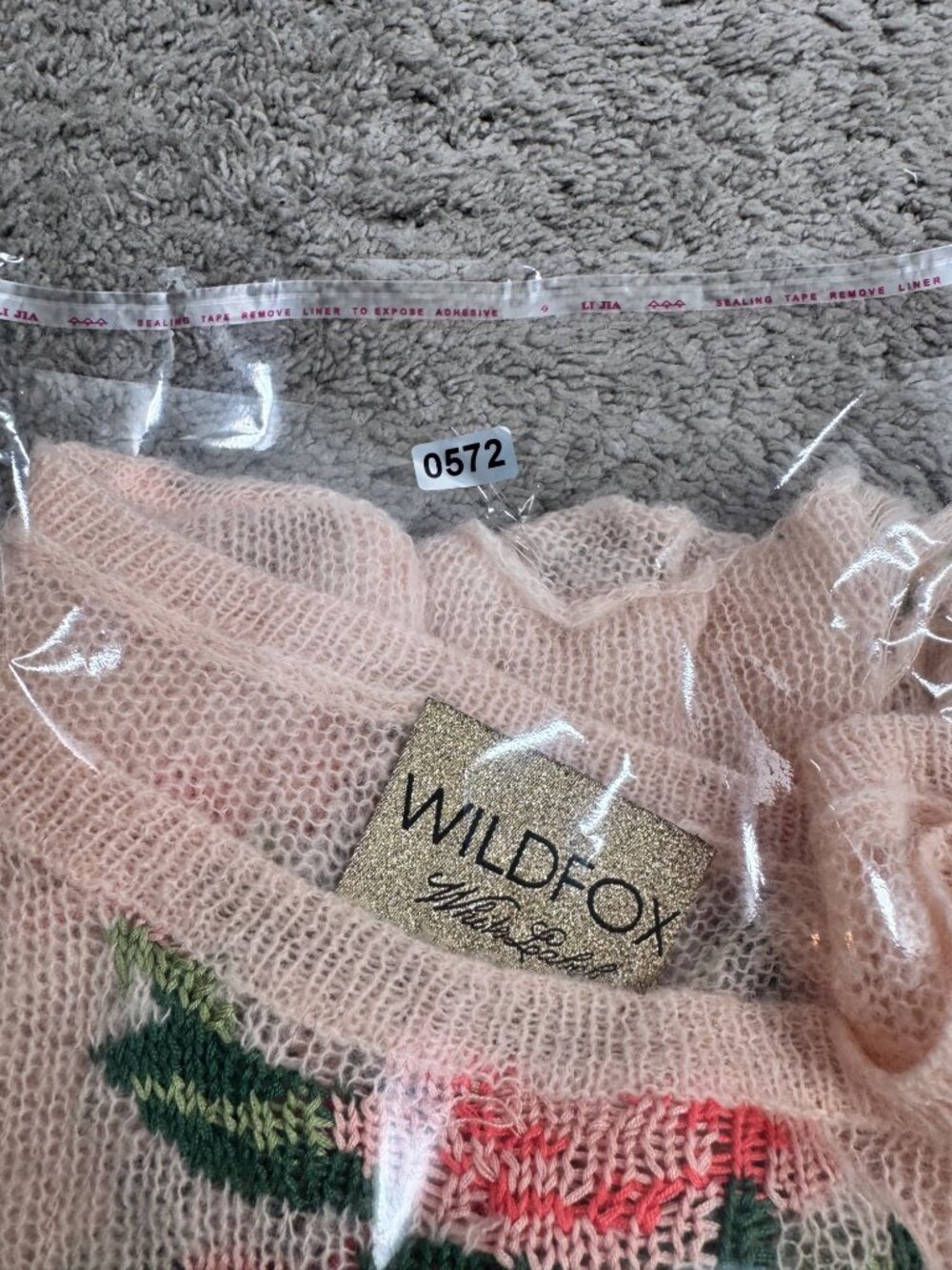Wildfox White Label Prairie Rose Sweater Sz XS Distressed Pink - Picture 9 of 9
